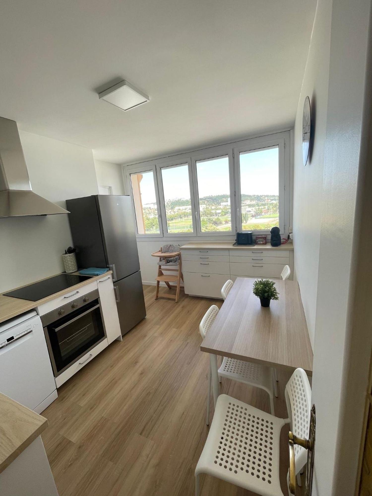 Bergson Top: Spacious Renovated With Balcony And Panoramic Views Apartment Saint-Etienne (Loire)