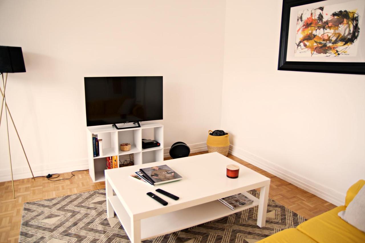 Bergson - 80m2, 2 Grandes Chambres, Entierement Renovee Et Equipee, Lumineux, Wifi, Balcon, Calme, Vue Imprenable