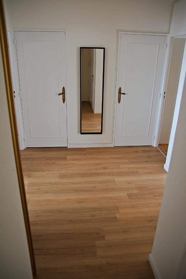 Apartment Bergson - 80m2, 2 Grandes Chambres, Entierement Renovee Et Equipee, Lumineux, Wifi, Balcon, Calme, Vue Imprenable *