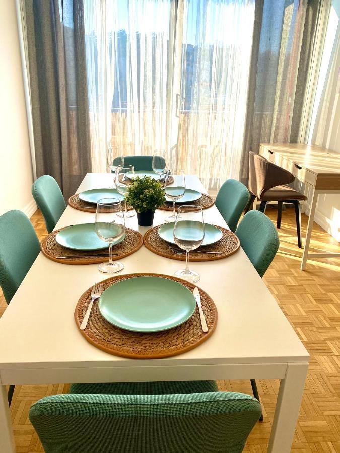 Bergson - 80m2, 2 Grandes Chambres, Entierement Renovee Et Equipee, Lumineux, Wifi, Balcon, Calme, Vue Imprenable * Saint-Etienne (Loire)