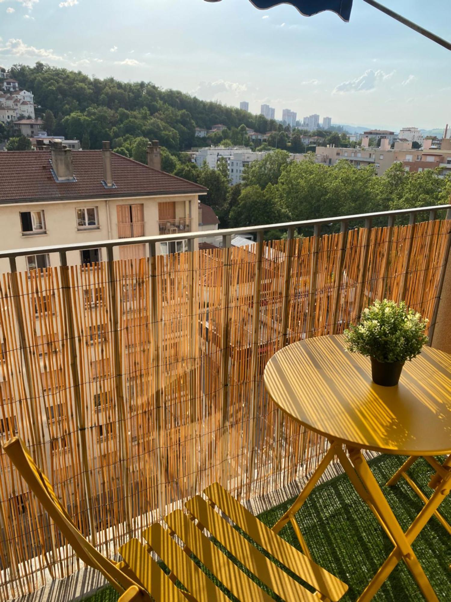 Apartment Bergson - 80m2, 2 Grandes Chambres, Entierement Renovee Et Equipee, Lumineux, Wifi, Balcon, Calme, Vue Imprenable *